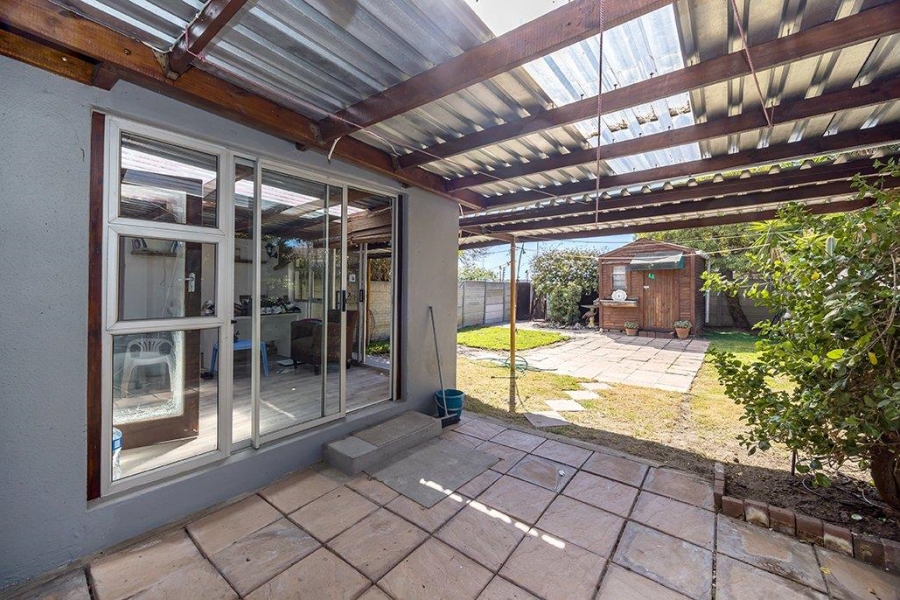 2 Bedroom Property for Sale in Table View Western Cape